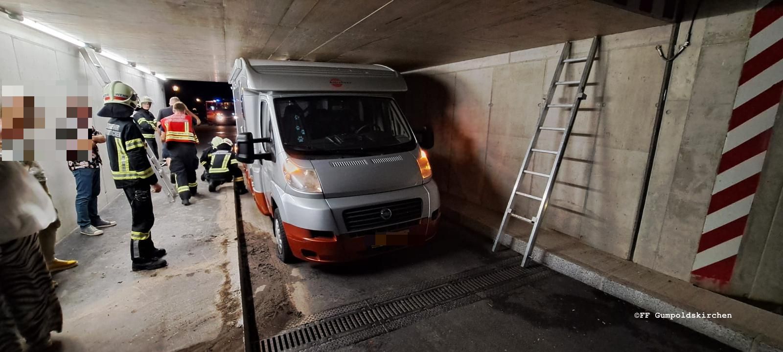 Wohnmobilbergung aus Unterführung